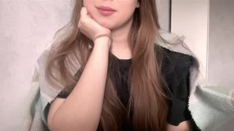 Snapshot of sofinovvak chatting on May 2, 12:43 pm Sofi online show from May 2, 12:43 pm
