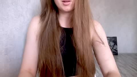 Snapshot of sofinovvak chatting on May 20, 9:37 am Sofi online show from May 20, 9:37 am