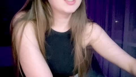 Snapshot of sofinovvak chatting on May 25, 6:36 pm Sofi online show from May 25, 6:36 pm