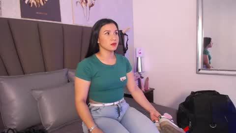 Snapshot of sofiperez_ chatting on May 3, 11:27 am online show from May 3, 11:27 am