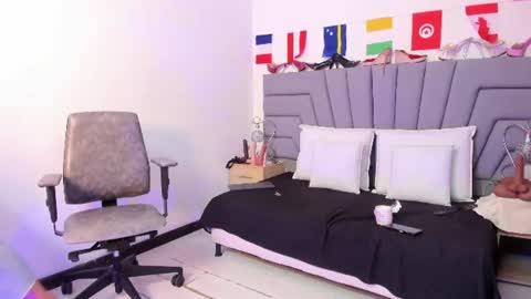 Snapshot of sofiperez_ chatting on June 21, 11:24 am online show from June 21, 11:24 am