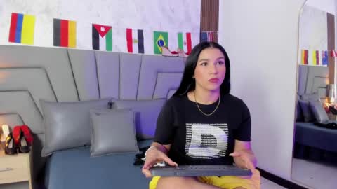 Snapshot of sofiperez_ chatting on July 6, 11:29 am online show from July 6, 11:29 am