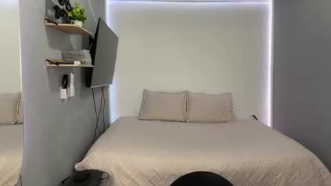 soft_attraction2 online show from July 14, 3:00 am