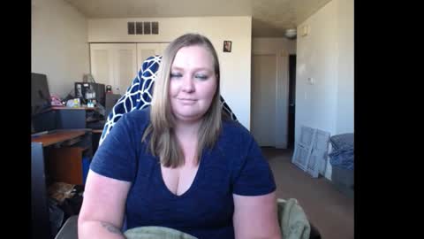 Snapshot of softerpeaches chatting on January 9, 8:55 pm Rose online show from January 9, 8:55 pm