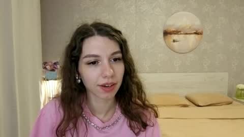 Kelly online show from April 18, 7:07 pm