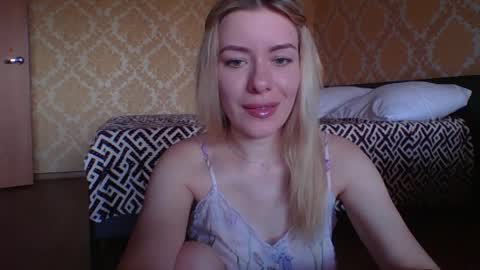 softy_aura online show from May 25, 1:39 pm