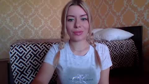softy_aura online show from May 28, 1:41 pm