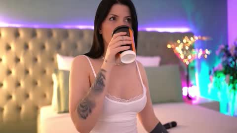 Snapshot of sofybabe chatting on February 10, 5:33 am Sofi online show from February 10, 5:33 am