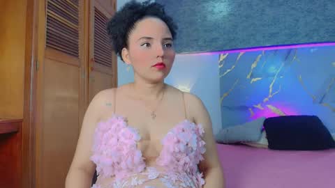 Sol Latiana online show from May 10, 2:11 pm