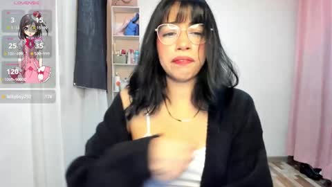 Snapshot of sol_lunaa23 chatting on March 11, 1:22 am sol online show from March 11, 1:22 am