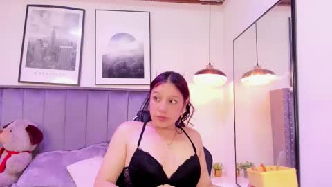 Snapshot of soleil_knox chatting on February 27, 7:47 pm soleil_knox online show from February 27, 7:47 pm