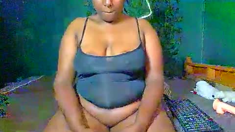 Snapshot of sollybunny chatting on May 3, 12:16 am Solly bunny online show from May 3, 12:16 am
