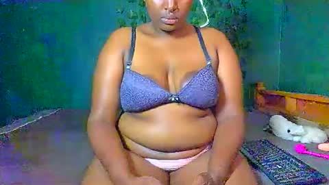 Snapshot of sollybunny chatting on May 5, 2:52 am Solly bunny online show from May 5, 2:52 am