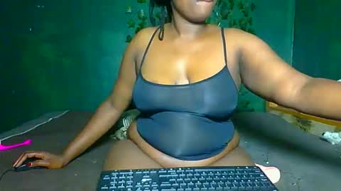 Snapshot of sollybunny chatting on May 31, 2:20 am Solly bunny online show from May 31, 2:20 am