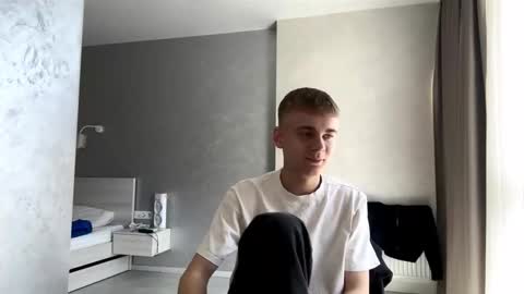 Snapshot of solofury chatting on March 15, 9:04 am Jett online show from March 15, 9:04 am