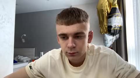 Snapshot of solofury chatting on June 17, 7:44 am Jett online show from June 17, 7:44 am