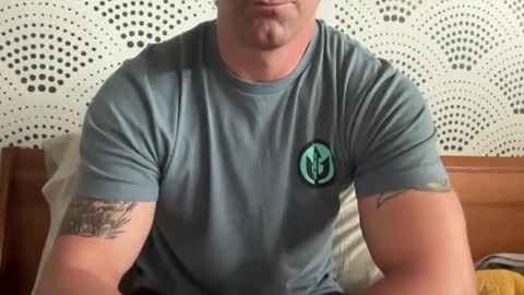 Snapshot of some_guy00 chatting on November 17, 6:03 pm Some guy00 online show from November 17, 6:03 pm