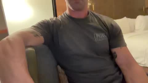 Snapshot of some_guy00 chatting on February 19, 3:46 am Some guy00 online show from February 19, 3:46 am