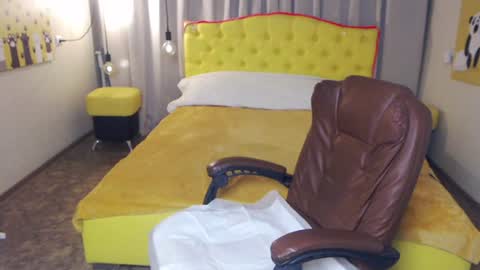 sondrariddle online show from March 3, 10:04 pm