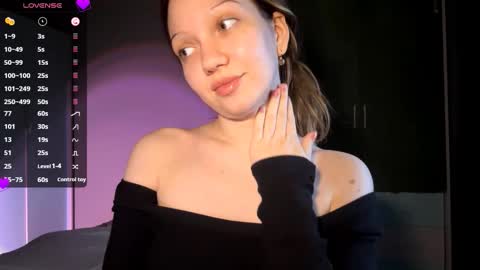 Emily online show from February 13, 1:18 pm