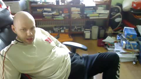 Tom online show from February 23, 2:46 pm