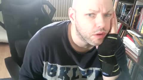 Tom online show from February 15, 12:36 pm