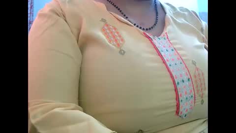 Snapshot of soni88888 chatting on December 11, 5:43 am soni88888 online show from December 11, 5:43 am