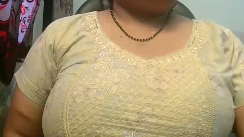 Snapshot of soni88888 chatting on February 13, 4:22 am soni88888 online show from February 13, 4:22 am