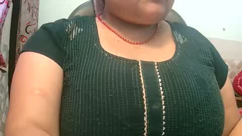 Snapshot of soni88888 chatting on February 15, 10:55 am soni88888 online show from February 15, 10:55 am