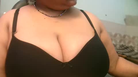 Snapshot of soni88888 chatting on February 28, 10:20 am soni88888 online show from February 28, 10:20 am