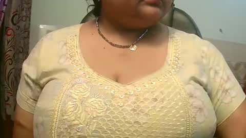 Snapshot of soni88888 chatting on March 5, 11:28 am soni88888 online show from March 5, 11:28 am