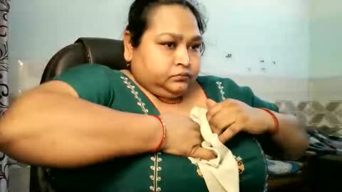 Snapshot of soni88888 chatting on May 7, 4:34 pm soni88888 online show from May 7, 4:34 pm