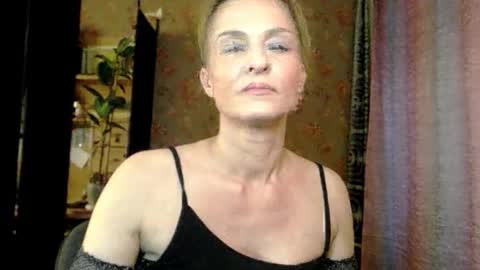 Snapshot of soniadance chatting on March 18, 3:59 pm Sonia online show from March 18, 3:59 pm