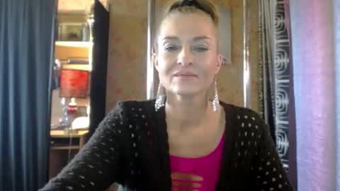 Snapshot of soniadance chatting on April 20, 2:09 pm Sonia online show from April 20, 2:09 pm