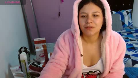 Snapshot of soniafuckboobs chatting on December 7, 12:13 pm soniafuckboobs online show from December 7, 12:13 pm