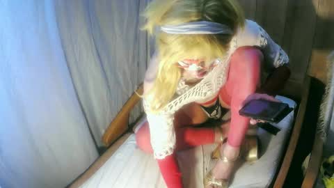 Snapshot of soniahiddencd chatting on March 21, 12:54 pm SoniaHiddenCD online show from March 21, 12:54 pm