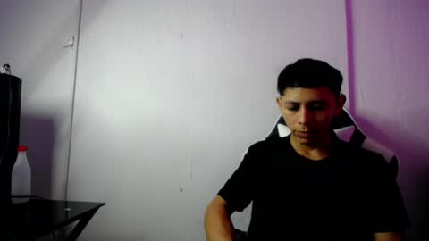 Snapshot of sonic_jess07 chatting on June 1, 11:45 am sonic_jess07 online show from June 1, 11:45 am