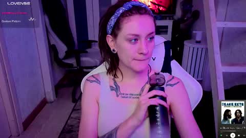 Snapshot of sonicsupergirl chatting on October 11, 8:29 pm Rie online show from October 11, 8:29 pm