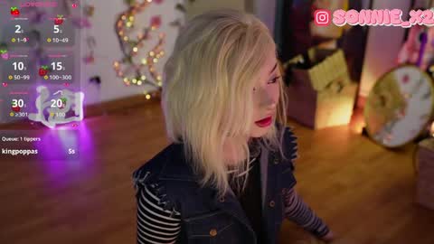 Snapshot of sonnie_mami chatting on April 10, 2:44 pm Sonnie online show from April 10, 2:44 pm