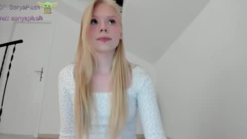 Snapshot of sonyaplush chatting on February 20, 6:46 pm Sonya Instagram Twitter sonyaplushgirl OnlyFans sonyaplush online show from February 20, 6:46 pm