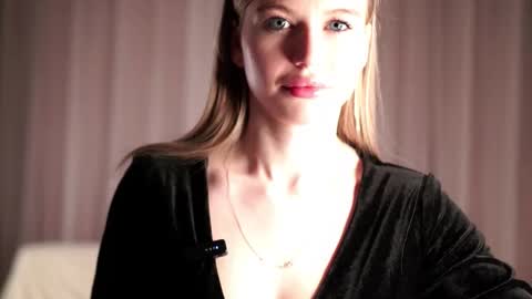 Mona Wice online show from December 16, 2:22 pm