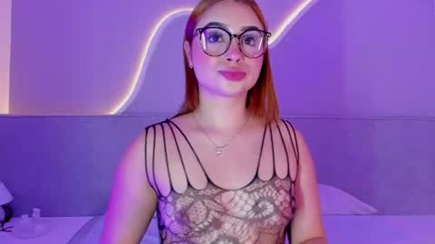Snapshot of soph1a_ chatting on June 18, 7:51 pm Sophia online show from June 18, 7:51 pm