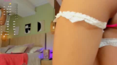 Snapshot of sophi18_ chatting on February 18, 7:54 pm Sophi online show from February 18, 7:54 pm