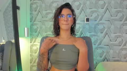 Snapshot of sophi_01 chatting on July 4, 6:03 pm sophie online show from July 4, 6:03 pm