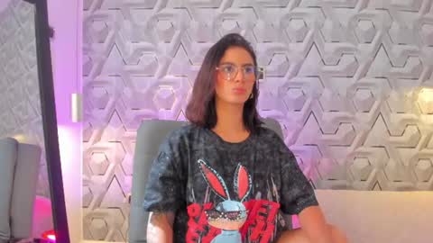 Snapshot of sophi_01 chatting on July 6, 3:03 pm sophie online show from July 6, 3:03 pm