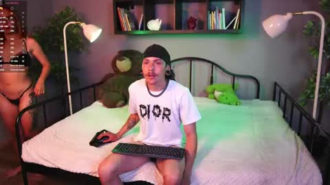 sophi_and_dereck online show from May 26, 12:12 pm