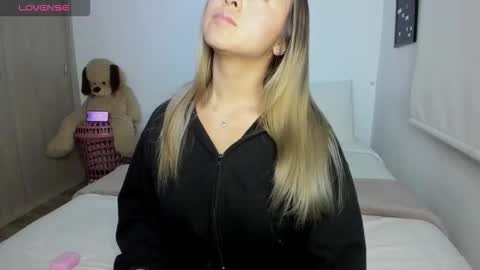 Sofi online show from March 3, 1:12 am