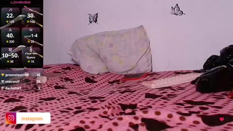 Snapshot of sophi_tay chatting on March 10, 4:38 am Sophi Tay online show from March 10, 4:38 am