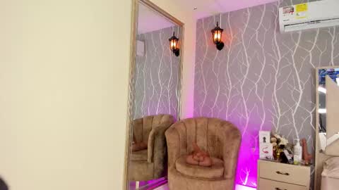    online show from March 7, 3:20 pm