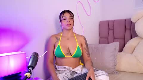 Sophia Carson online show from October 2, 6:15 pm